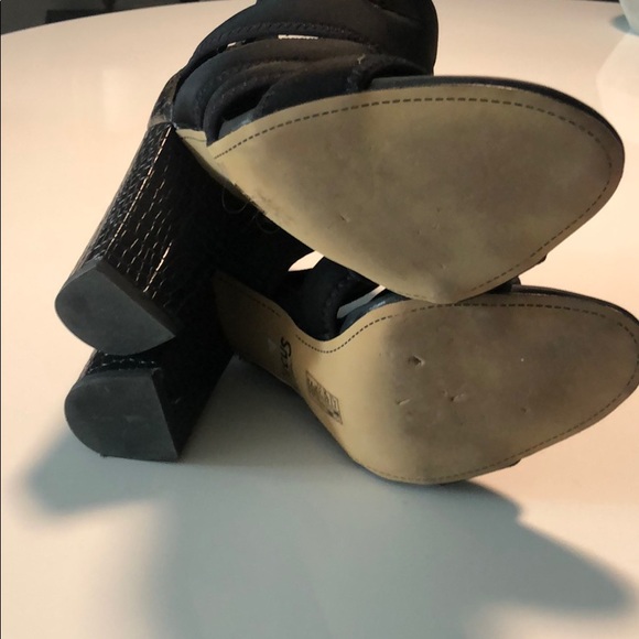 Black Open Toe Heels - Picture 5 of 6